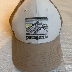 Patagonia Mesh Snapback Cap in Beige